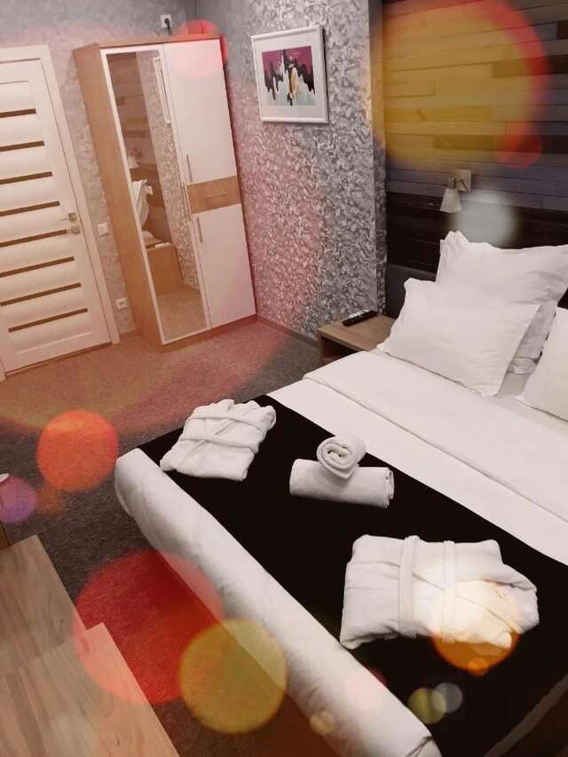 Отели типа «постель и завтрак» Small Hotel Бишкек-5